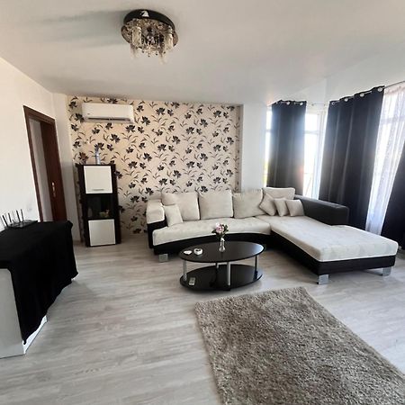Sunset Holiday Home Букурещ Екстериор снимка